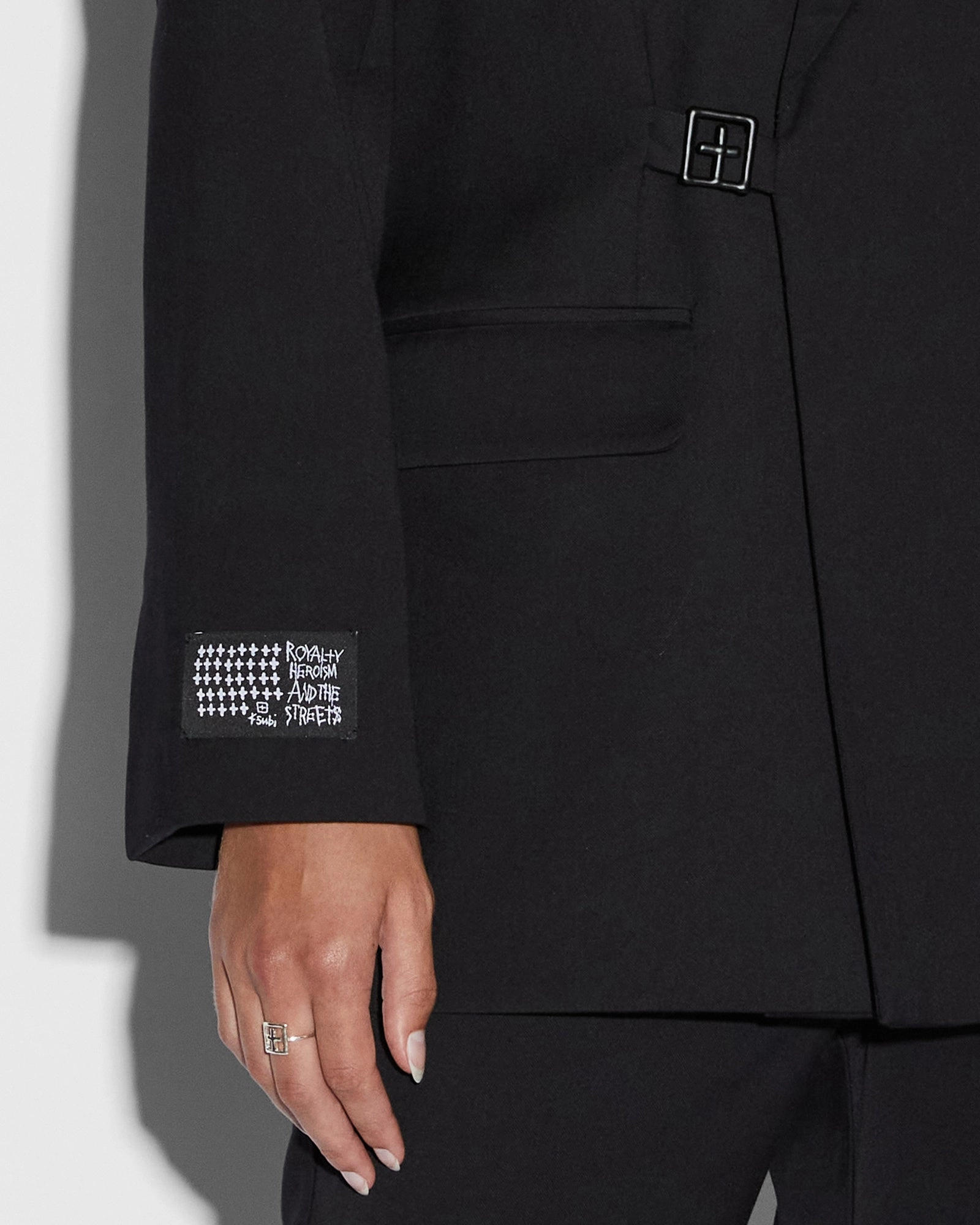 ULTIMATE BLAZER BLACK full-zip Score