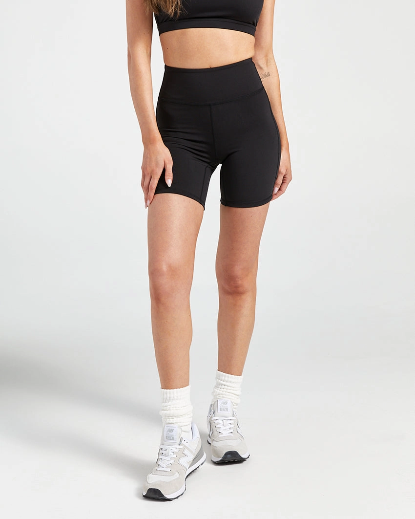 Endurance High-Waist Biker Short Everyday Comfort
