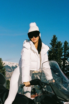 WISKII Cropped Convert Down Jacket Summer Vacation