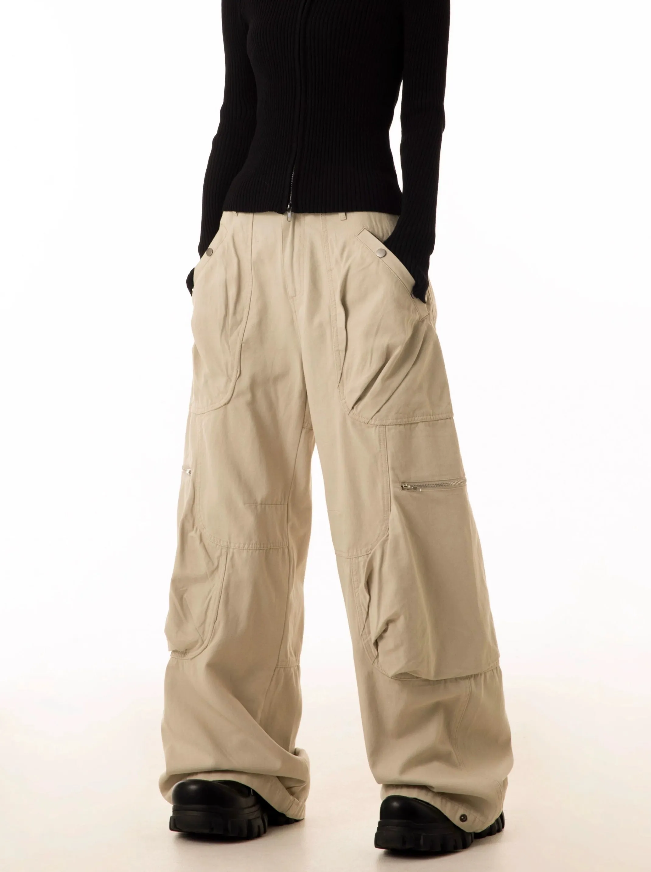 Wide-Leg Cargo Pants with Oversized Pleated Pockets and Zipper Details