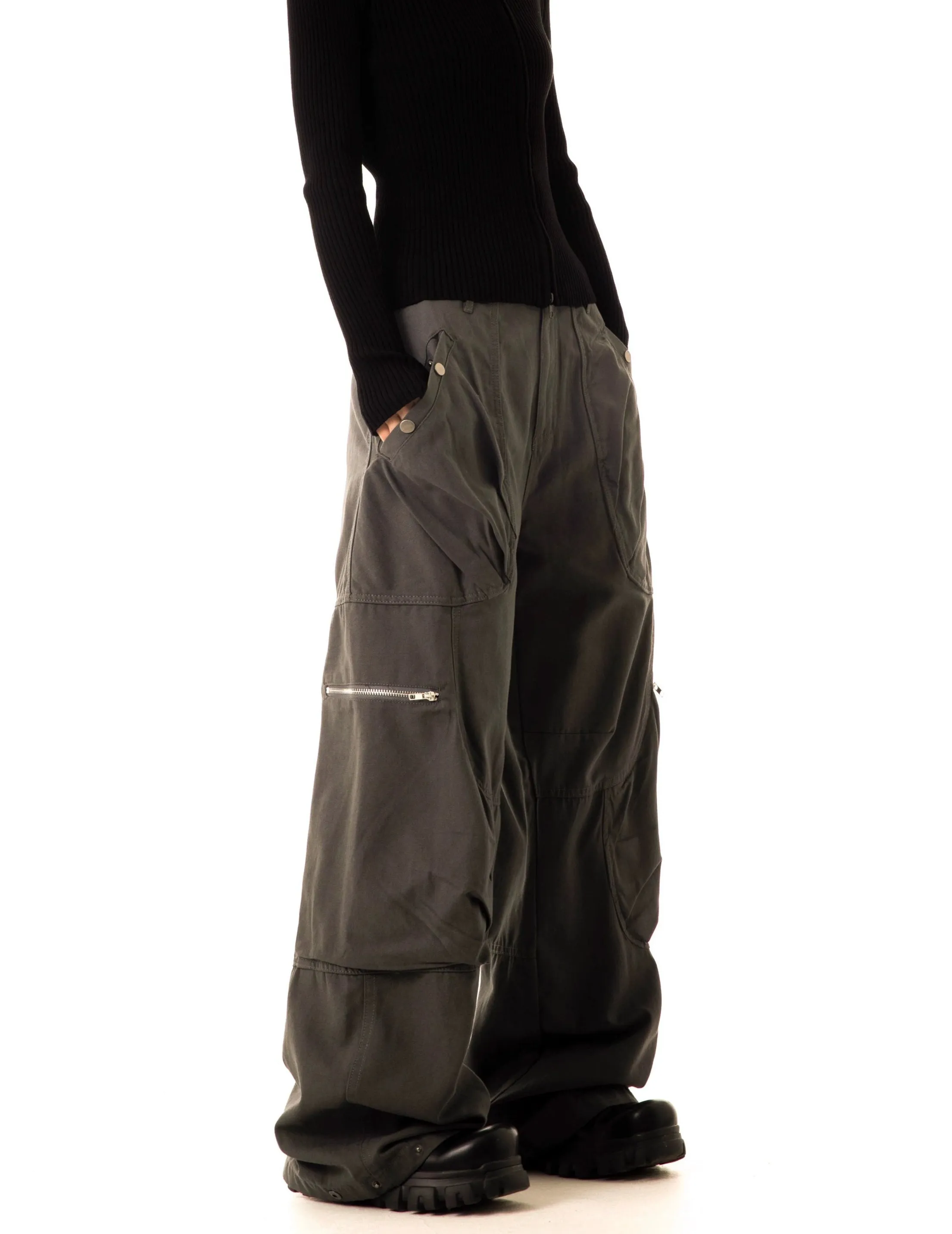 Wide-Leg Cargo Pants with Oversized Pleated Pockets and Zipper Details