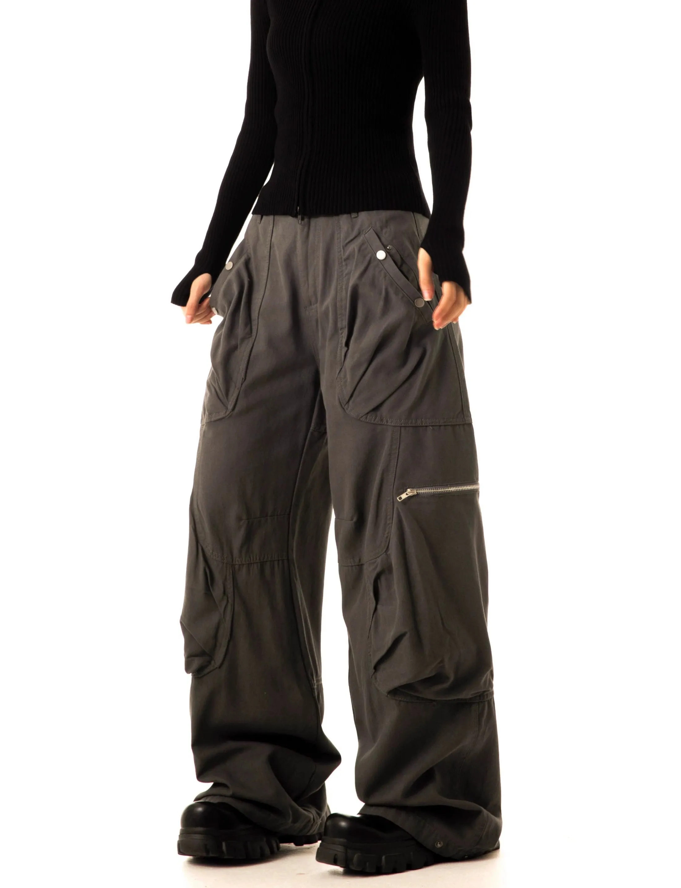 Wide-Leg Cargo Pants with Oversized Pleated Pockets and Zipper Details