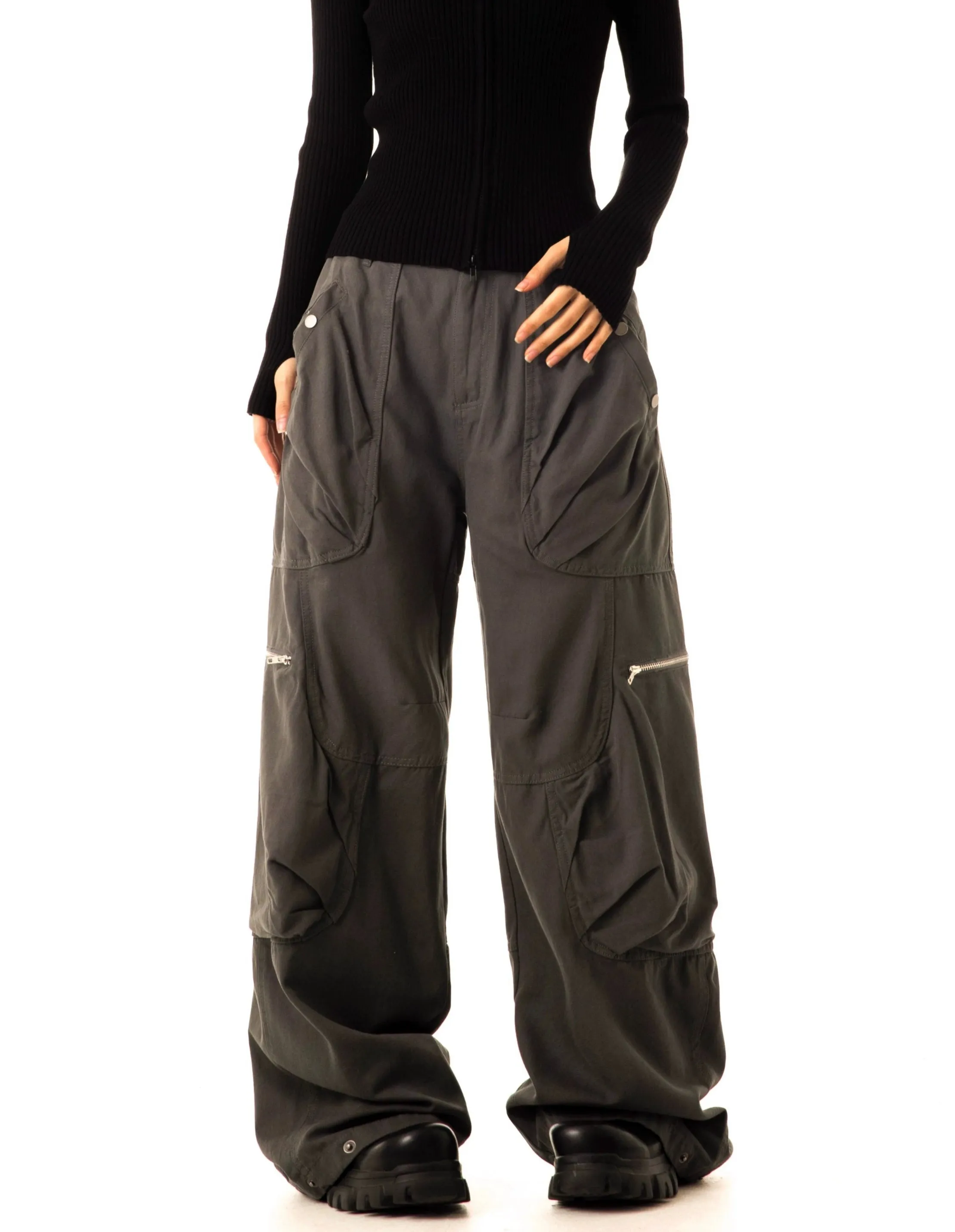 Wide-Leg Cargo Pants with Oversized Pleated Pockets and Zipper Details