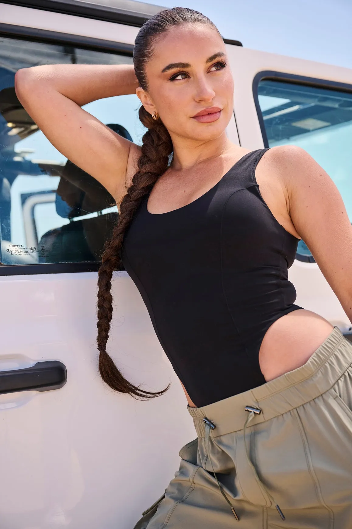 Scoop Neck Sleeveless Bodysuit Snug Waist