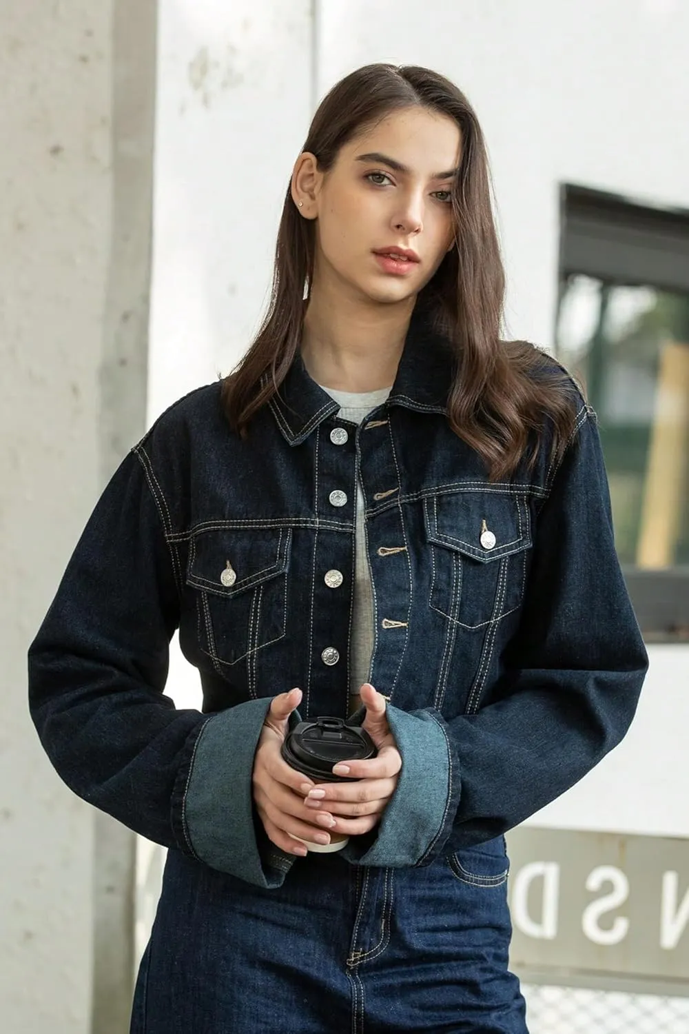 Women's Cropped Denim Jacket Button Up Long Sleeve Turn-Up Cuff Jean Jacket Women Coat