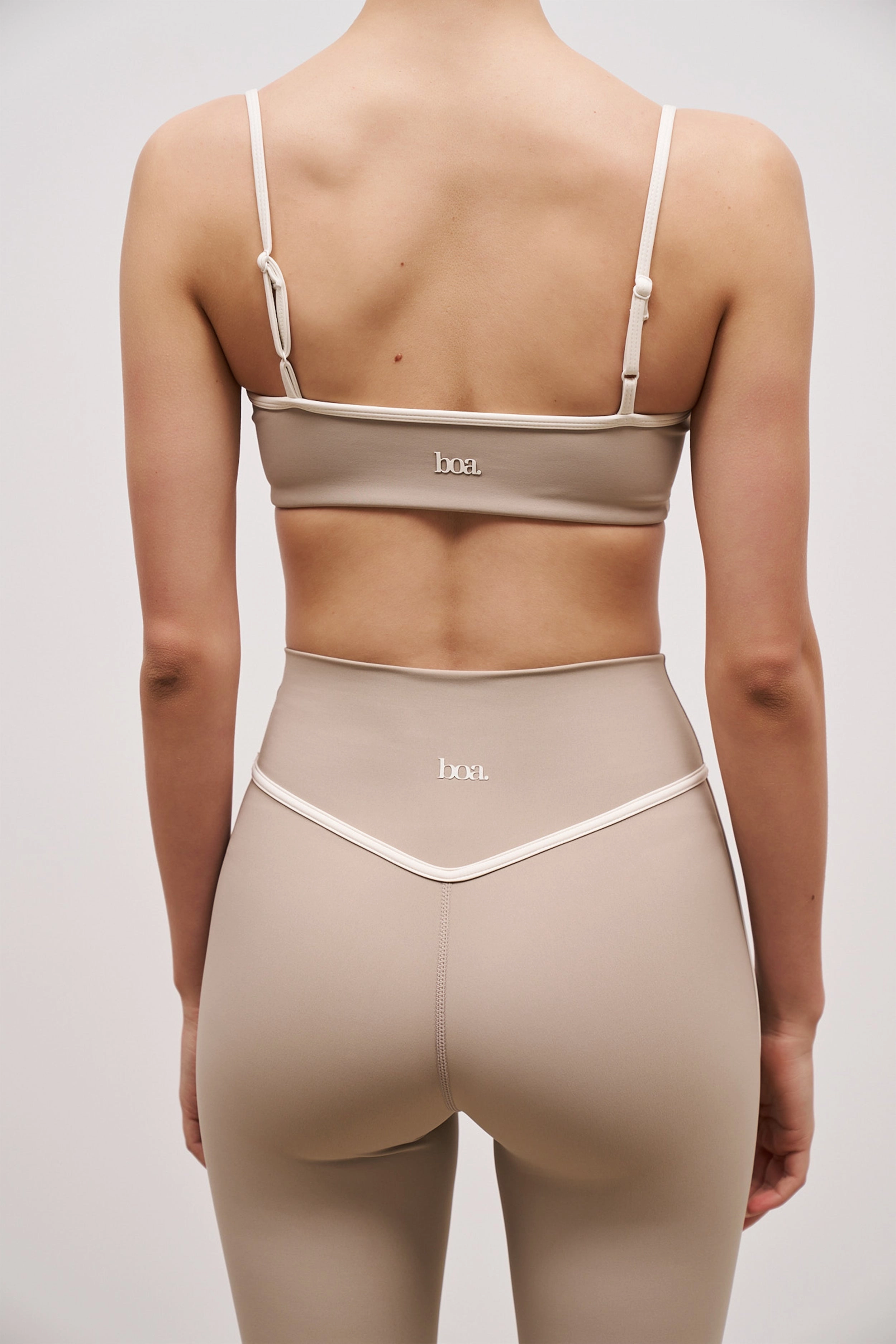 LightReflectiveTrim Odor Neutralizing Technology Base Contrast Trim Leggings - Taupe/Tofu